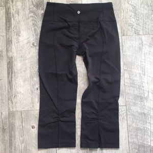 Lululemon Black crop tight size 8